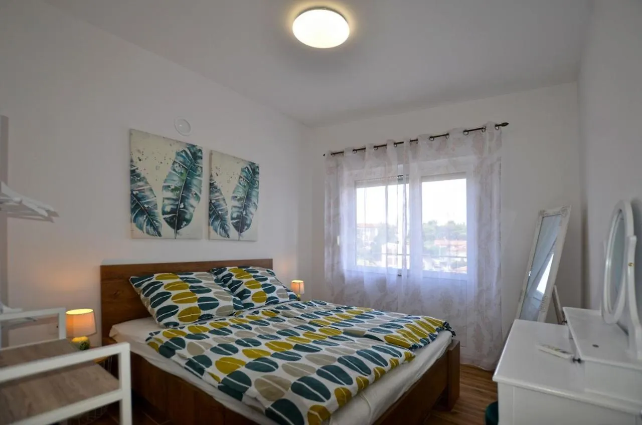 Sarah Apartment Rovigno 0*,